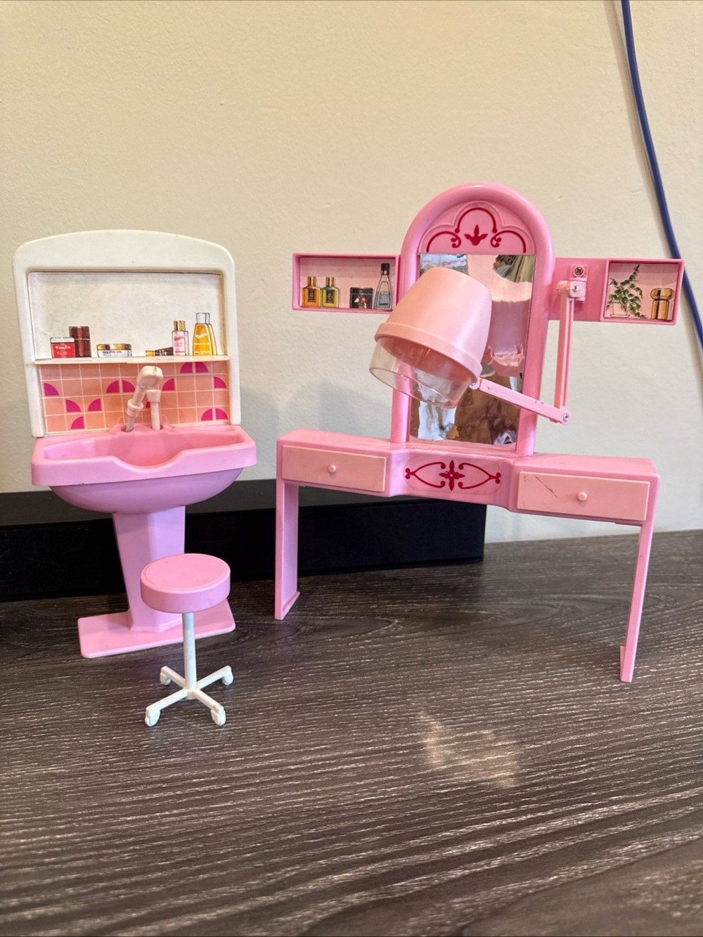 Arco Beauty Salon Play Set Complete 1983 toy 7689 for vintage